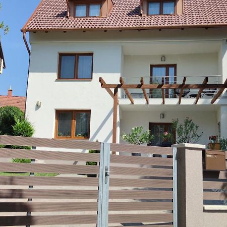 Fabi 2 Apartment Heviz Bagian luar foto